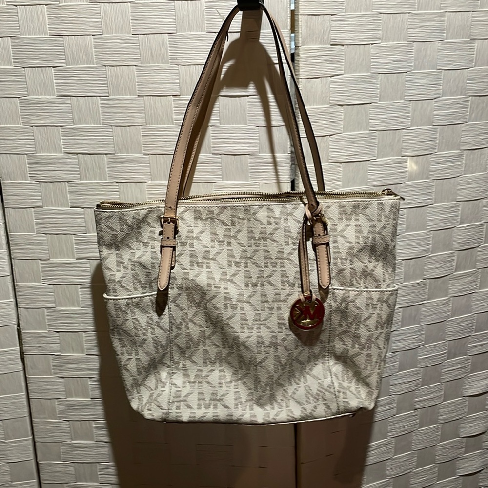 Michael Kors handbag tan and gold